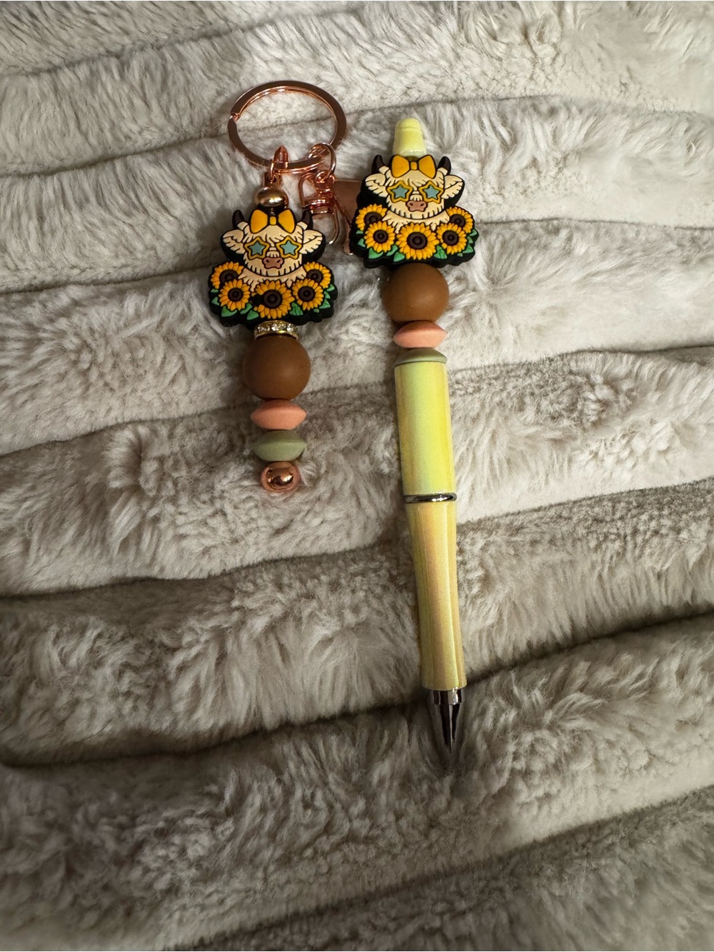 Highland sunflower  cow Bead Pen and Keychain Set - Yellow & Brown